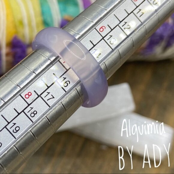 Pastel lavender agate carved ring - Picture 2 of 2